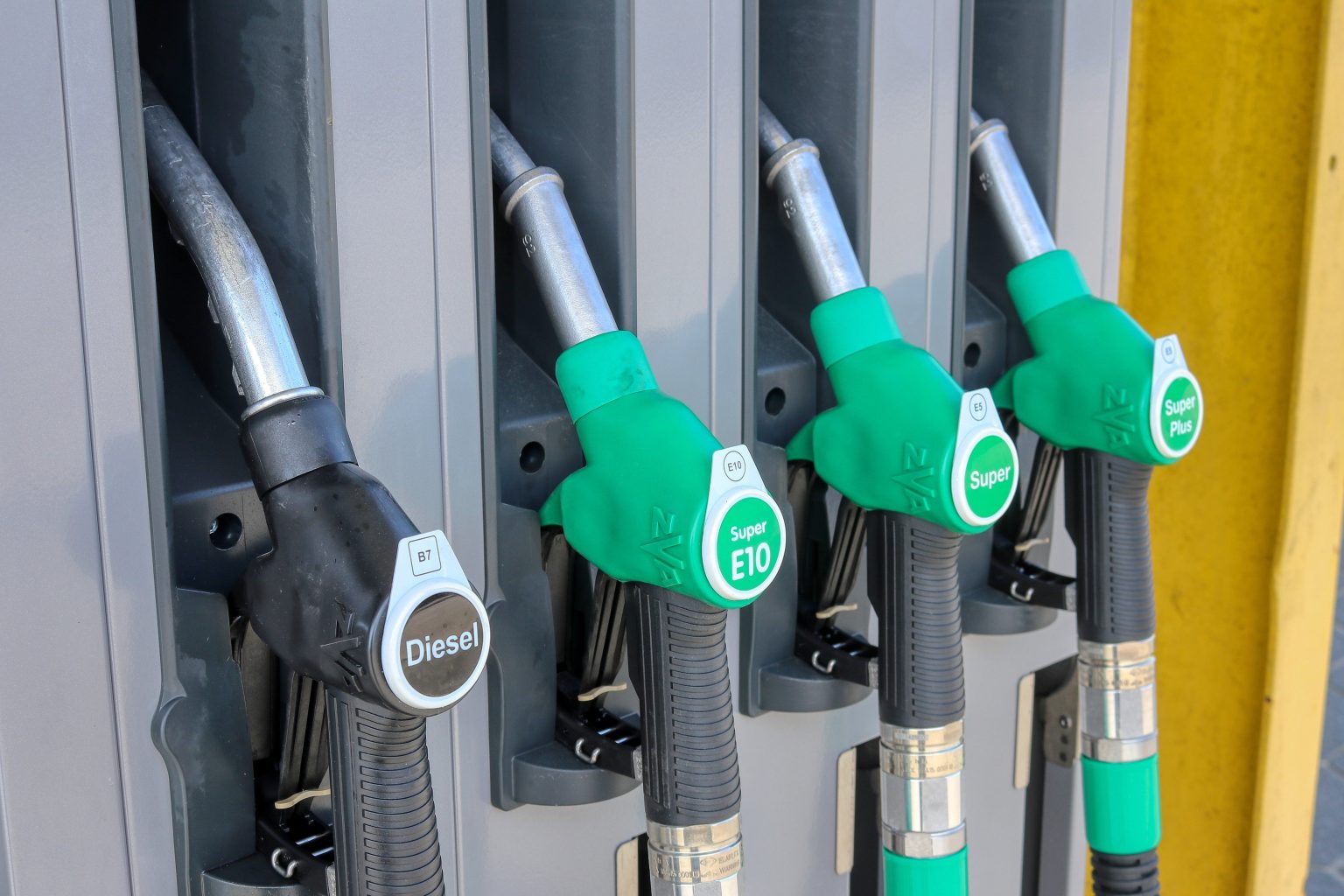 Die aktuellen Benzin- & Dieselpreise Europaweit Die aktuellen Benzin- & Dieselpreise Europaweit: Entwicklungen und Auswirkungen auf Autofahrer Deutsche woche online Zeitung