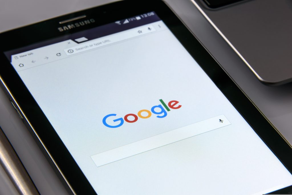 Googles Technologie zur passiven Herzfrequenzmessung Einblick in Googles Technologie zur passiven Herzfrequenzmessung: Neue Forschungsergebnisse zeigen, wie Smartphones künftig die Herzfrequenz ihrer Nutzer messen könnten