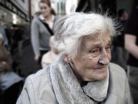 Anzeichen von Demenz können bereits 15 Jahre vor der Diagnose im Berufsleben sichtbar werden Anzeichen von Demenz können bereits 15 Jahre vor der Diagnose im Berufsleben sichtbar werden